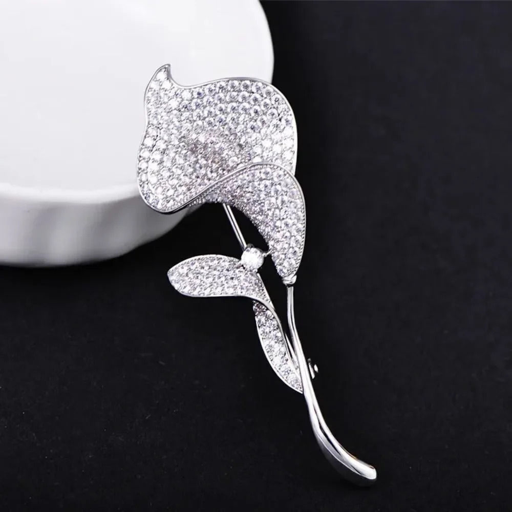 VQ Flower Brooch - Picture 2 of 5